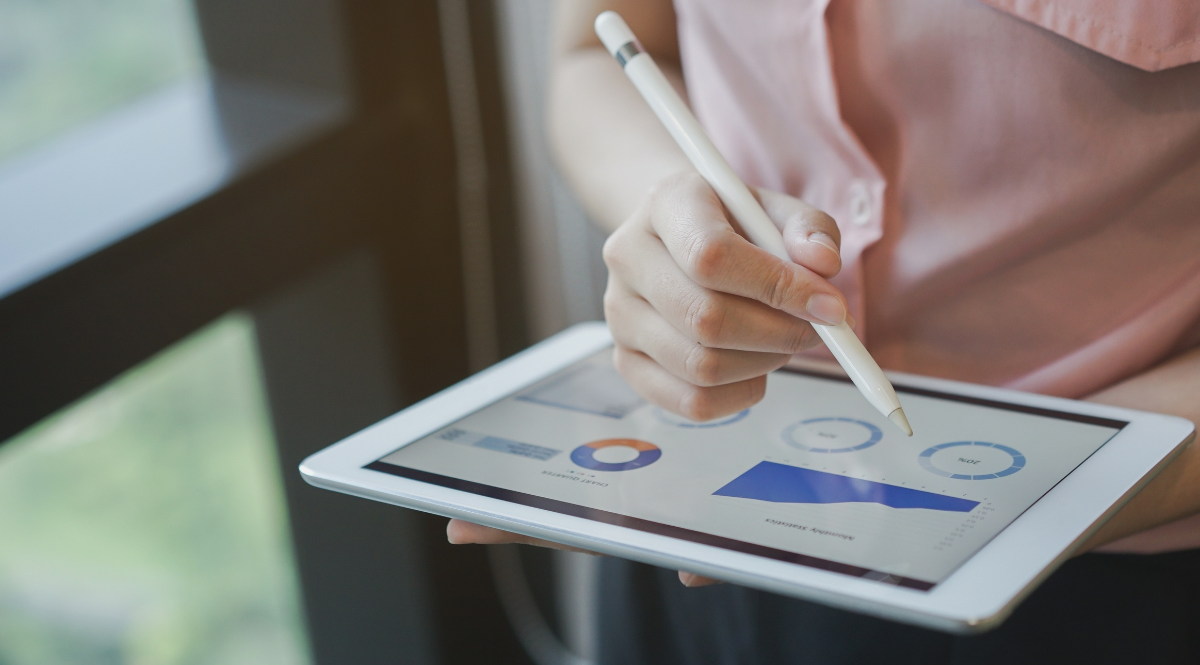 This in-depth sales metrics glossary was created to answer questions around calculating and tracking sales KPIs.