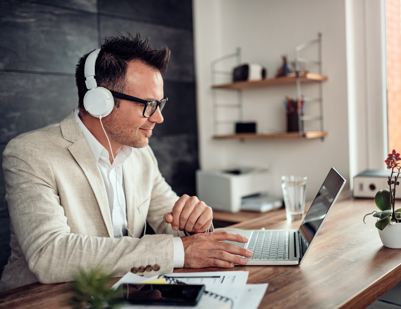 Learn how sales training software helps solve today’s learning challenges.